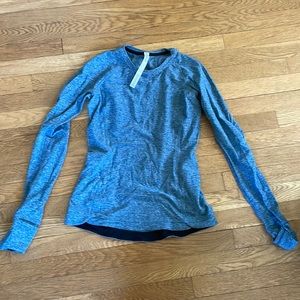 EUC lululemon runderful heathered petrol blue top